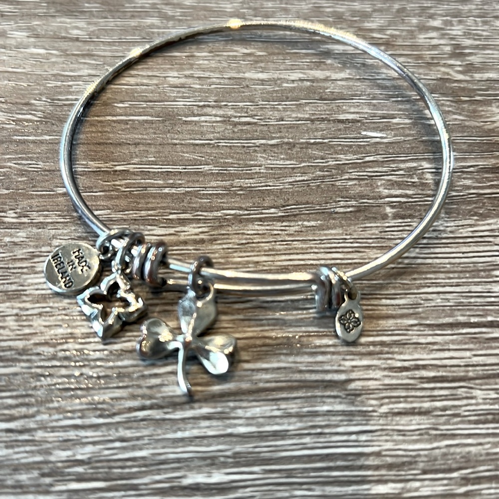 Silver 3 leaf clover bracelet, made in Ireland.